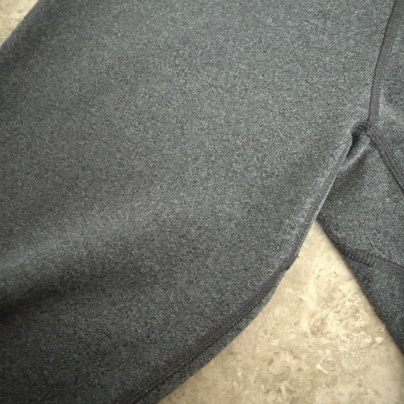 Like new exercise leggings/shorts - Picture 4 of 13